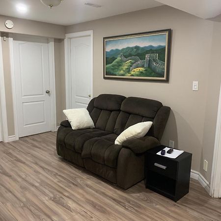 1 Room In A Cozy And Beautiful Basement Guelph Zewnętrze zdjęcie
