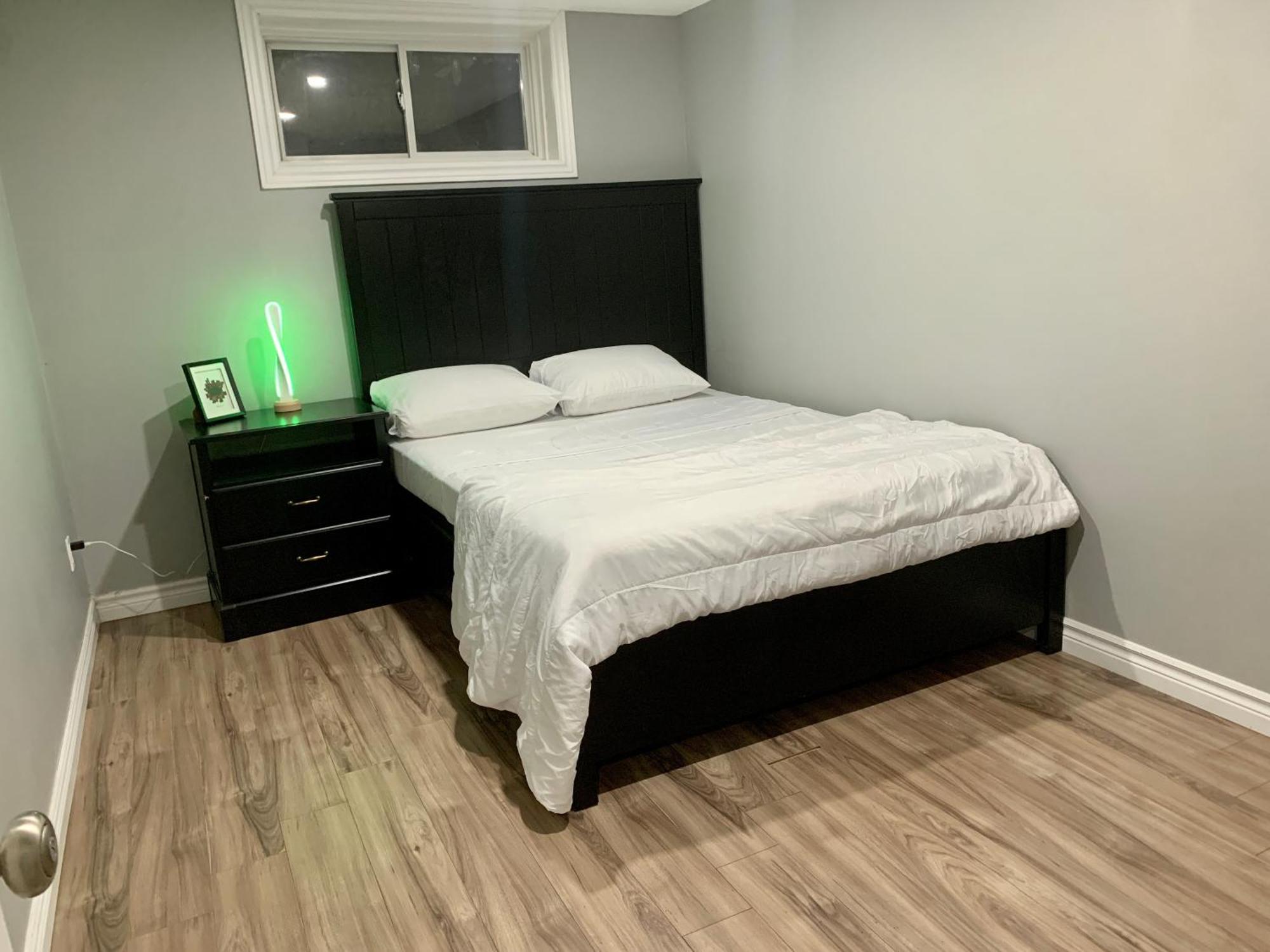 1 Room In A Cozy And Beautiful Basement Guelph Zewnętrze zdjęcie