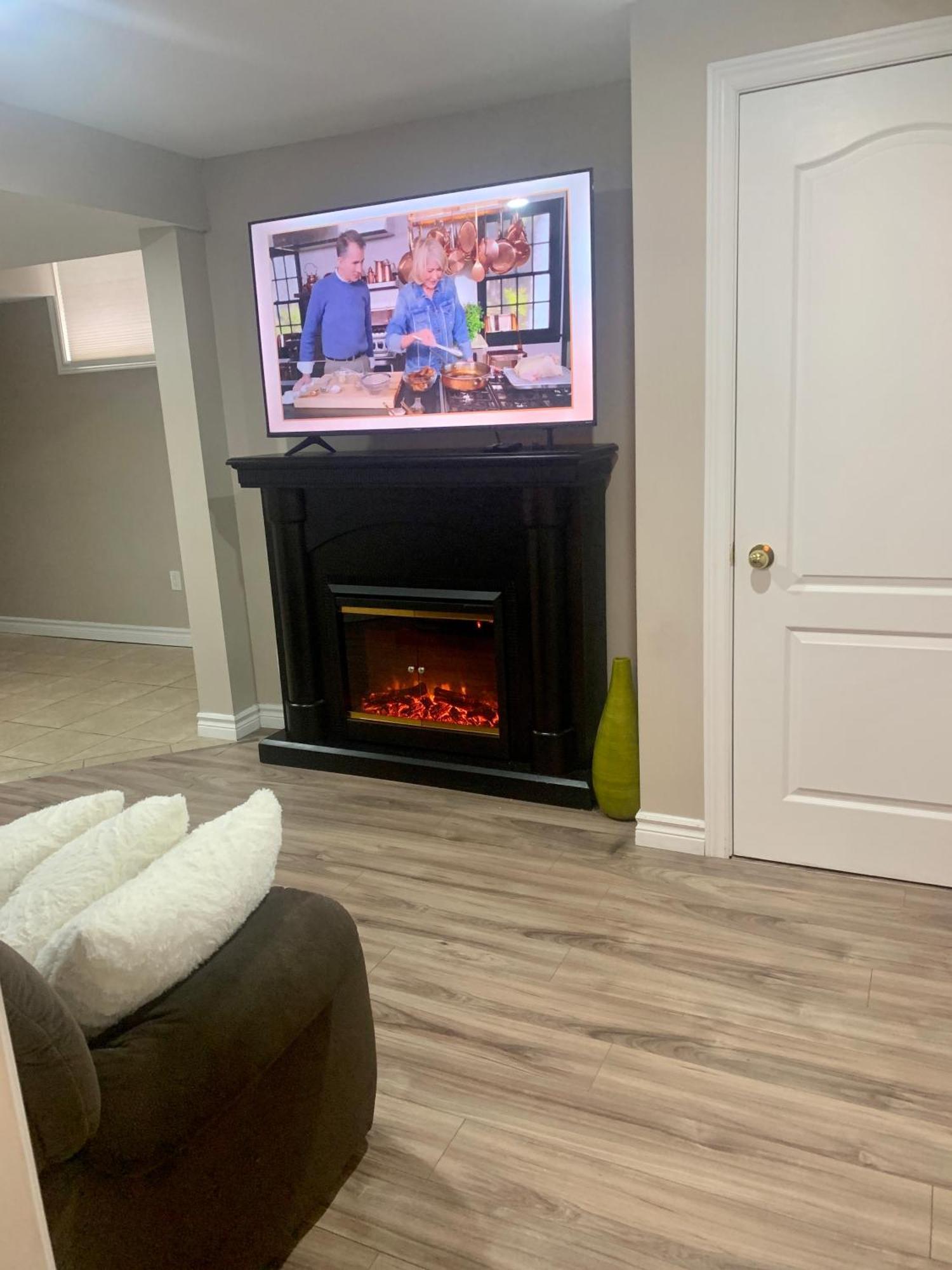 1 Room In A Cozy And Beautiful Basement Guelph Zewnętrze zdjęcie