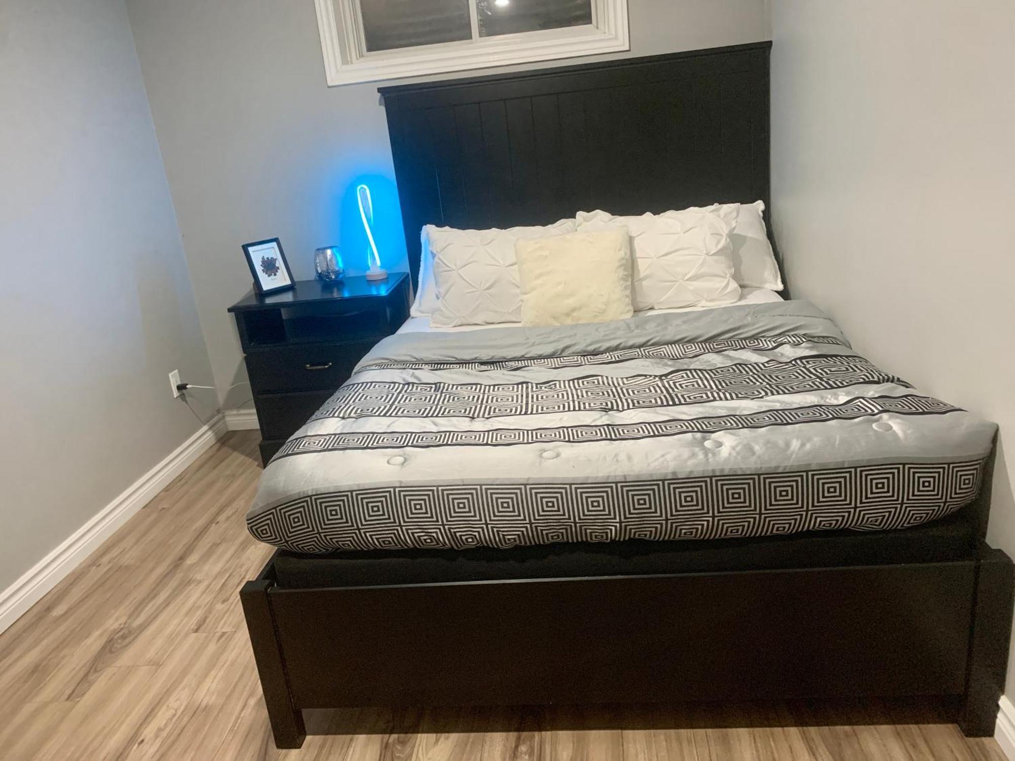 1 Room In A Cozy And Beautiful Basement Guelph Zewnętrze zdjęcie