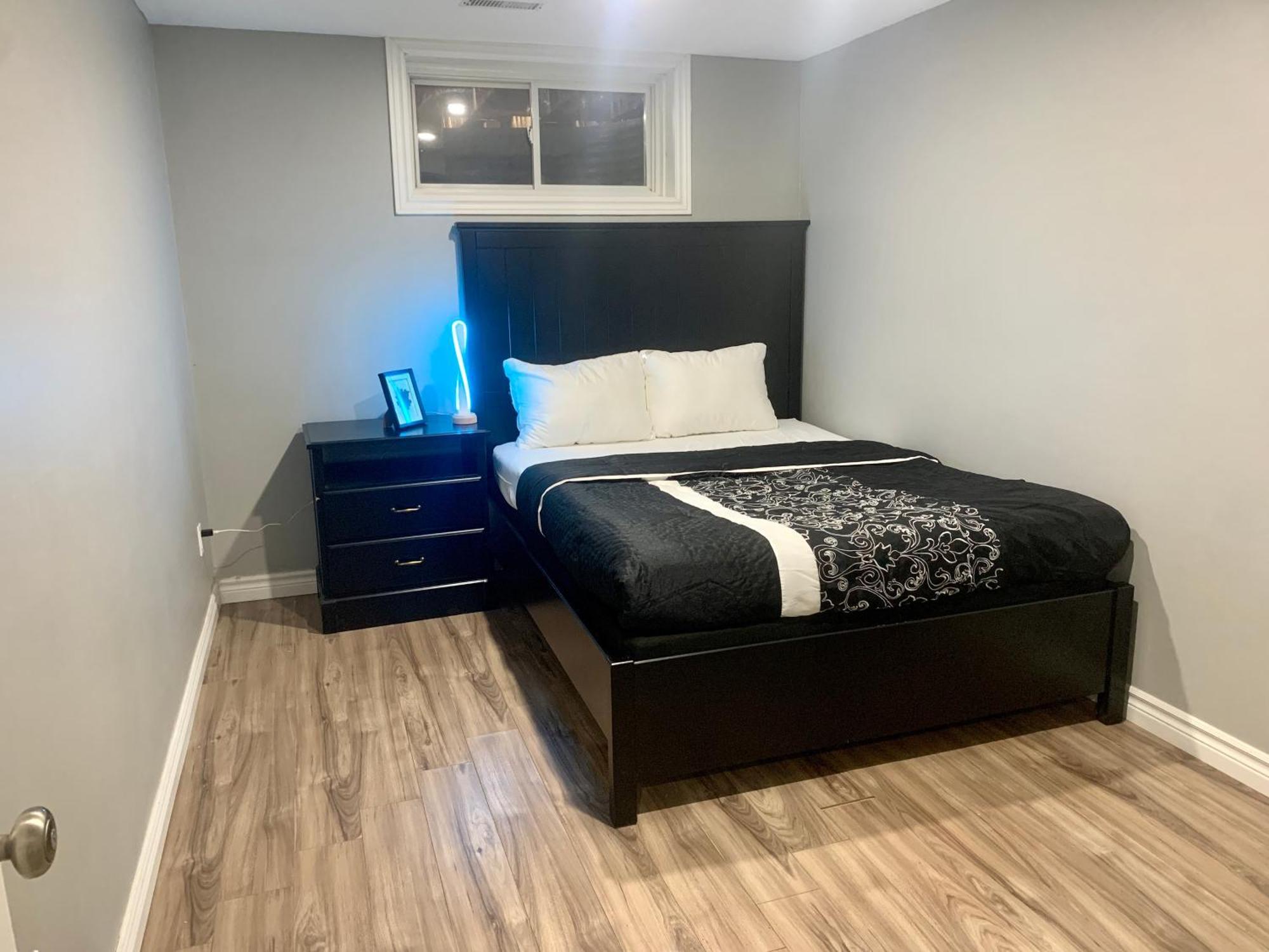 1 Room In A Cozy And Beautiful Basement Guelph Zewnętrze zdjęcie