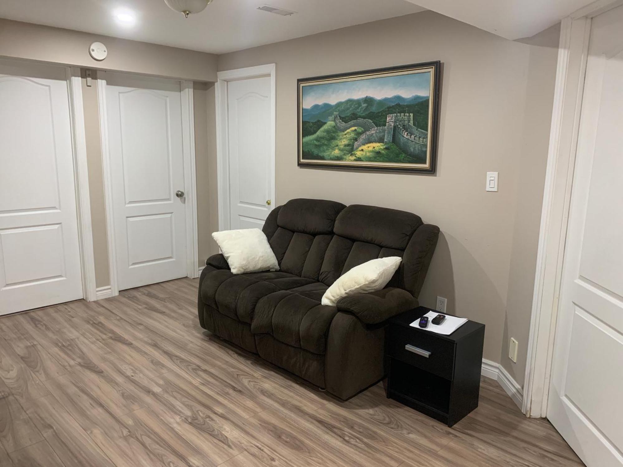 1 Room In A Cozy And Beautiful Basement Guelph Zewnętrze zdjęcie
